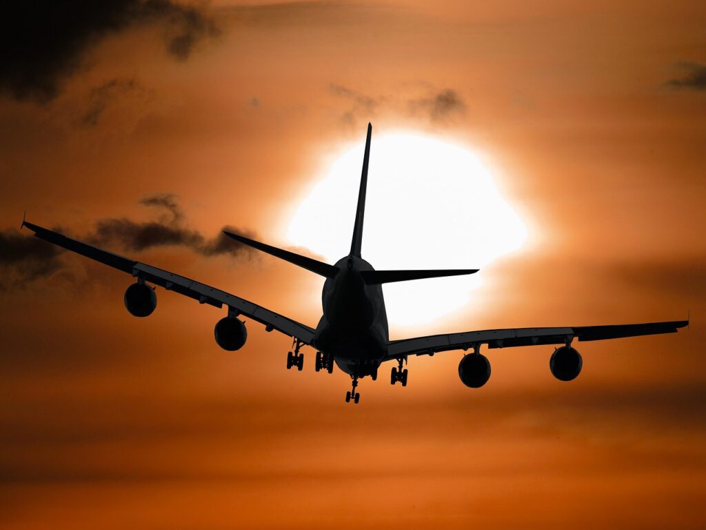 Cheap Fuel, Nervous Airlines and Your Holiday plane, vacations, sun, tourism, summer, summer holidays, winter vacation, vacation, mood, heaven, flying, airport, sunset, nature, backlighting, free, begin, landing, good morning